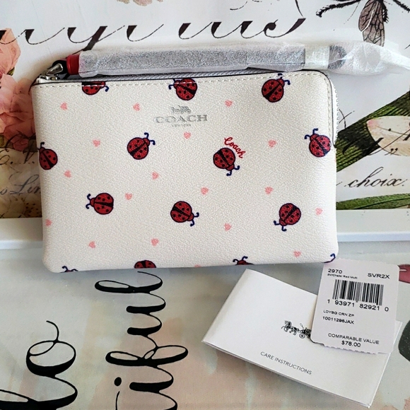 BNWT Coach Wristlet - Picture 2 of 4